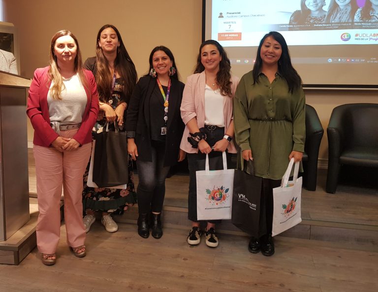 Expertas profundizan sobre salud mental y género en conversatorio organizado por Vinculación con el Medio en el marco del 8M