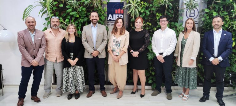 Directora General de Vinculación con el Medio y Comunicaciones de UDLA se reúne con autoridades de VcM de instituciones de la Fundación Educación y Cultura