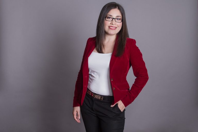 Egresada UDLA es editora general de Radio Agricultura: “Para las mujeres es difícil llegar a cargos de jefatura debido a las viejas costumbres, no por falta de capacidades”