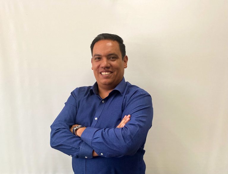 Egresado de Pedagogía en Educación Física se desempeña como director de colegio en Maipú: “UDLA me entregó muchas herramientas a nivel curricular y didáctico”