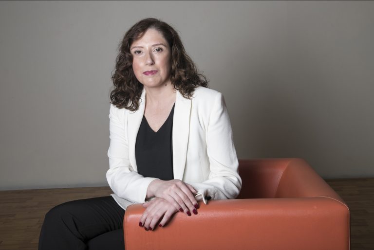 En el Mes de la Mujer, UDLA destaca el trabajo de la académica Maria Lorena Rossel, en su investigación acerca de los derechos de niñas, niños y adolescentes