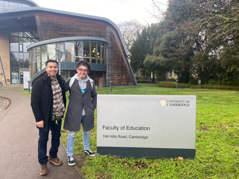 Académico de la Escuela de Educación UDLA participa en una estancia de investigación en la Universidad de Cambridge
