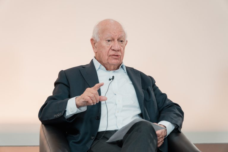 Expresidente Ricardo Lagos participa del conversatorio “Chile en la encrucijada: Diálogos sobre el futuro” en UDLA
