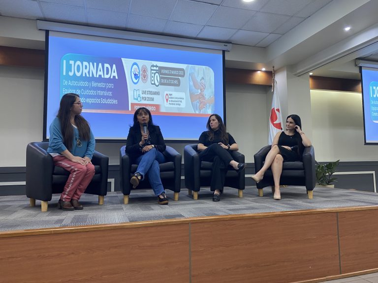 Escuela de Enfermería, en colaboración con la Sociedad Chilena de Medicina Intensiva, realiza jornada de autocuidado para equipos de unidades de paciente crítico