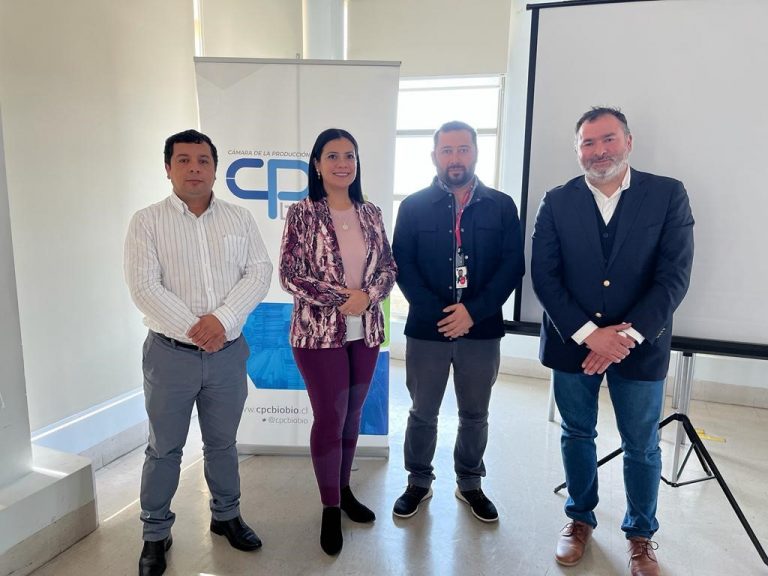 UDLA participa en taller de apoyo a emprendedores de Talcahuano organizado por Centro Mipyme Cumple