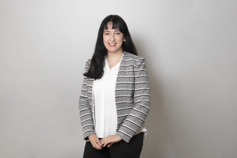 Andrea Gartenlaub, investigadora UDLA: “La desafección política se da porque las condiciones que esperaban las personas para su vida no responden a sus expectativas”