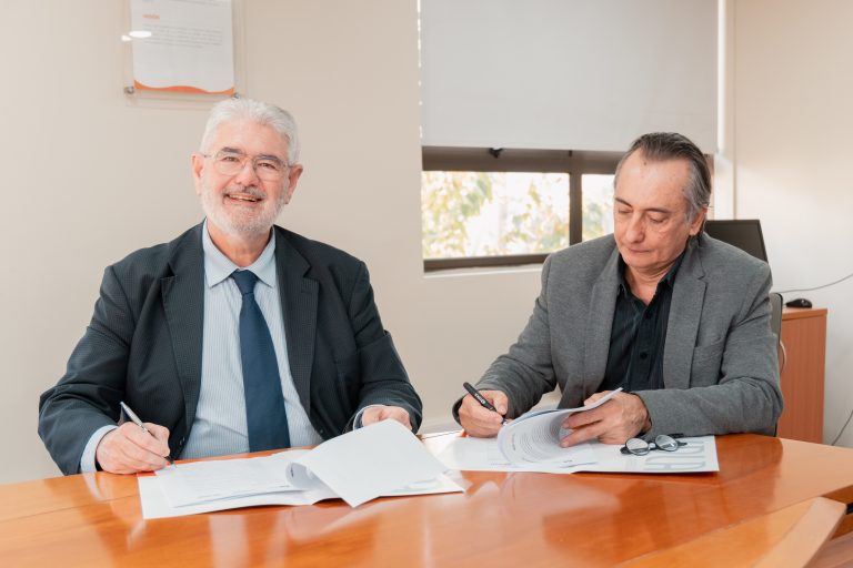 UDLA firma convenio de colaboración con Universidad Europea del Atlántico y Funiber para facilitar programa de movilidad académica e investigación