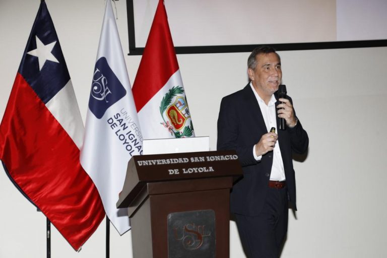 Director Académico del Campus Providencia expone sobre el valor de las startup ante estudiantes de la Universidad San Ignacio de Loyola de Perú