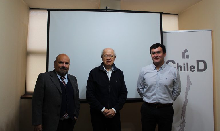 Director de carreras de la Facultad de Ingeniería y Negocios expone sobre desempleo regional en conferencia organizada por Corbiobío