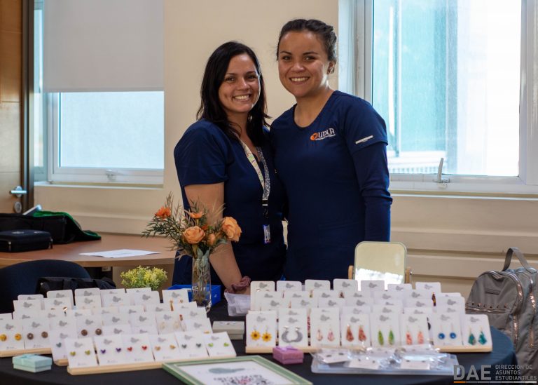 Campus Los Castaños convoca a pymes de estudiantes UDLA en Feria de Emprendimiento