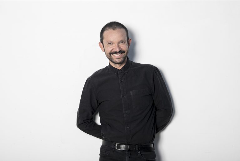 Director del Núcleo Lenguaje y Creación destaca el programa de residencias de creación académica: «Han permitido fortalecer la investigación artística en la Facultad»