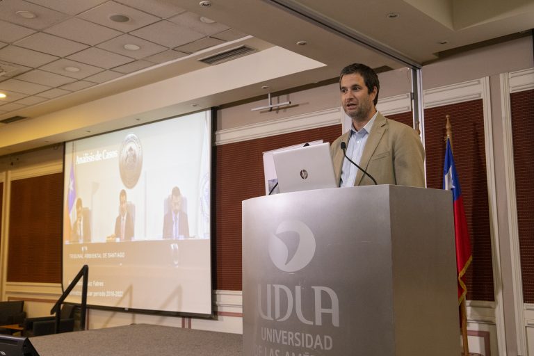 Exministro del Tribunal Ambiental, alcalde de Tucapel y Consejero regional de Valparaíso hablan en UDLA sobre el impacto de la ingeniería en la gestión pública