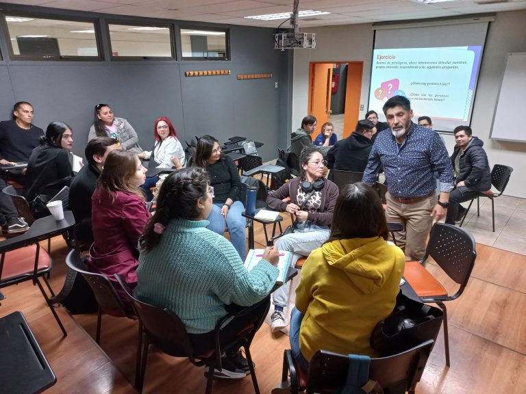 Con actividades presenciales, estudiantes de Sede Santiago comienzan la nueva versión de la Academia de Líderes organizada por la DAE
