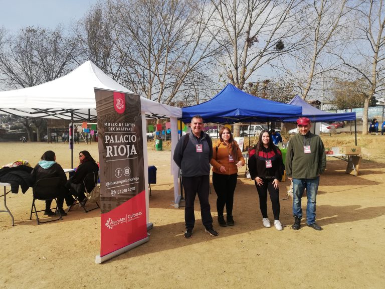 Estudiantes de Trabajo Social participan en encuentro familiar patrimonial en Glorias Navales y presentan video en Mesa de Juventudes de Viña del Mar