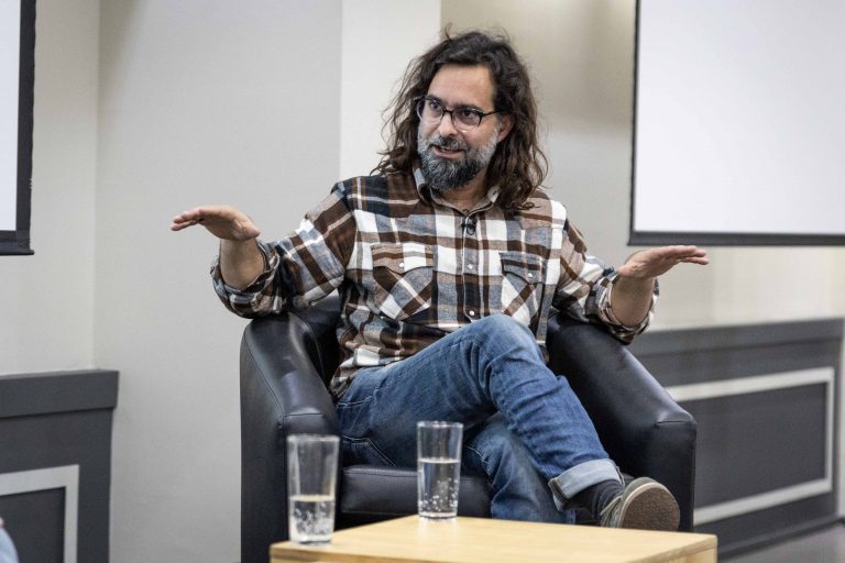 Magíster en Teología Moral, Pedro Pablo Achondo, habla sobre su trabajo en la exploración de los bosques de Alerce en un nuevo capítulo de CIELO FALSO