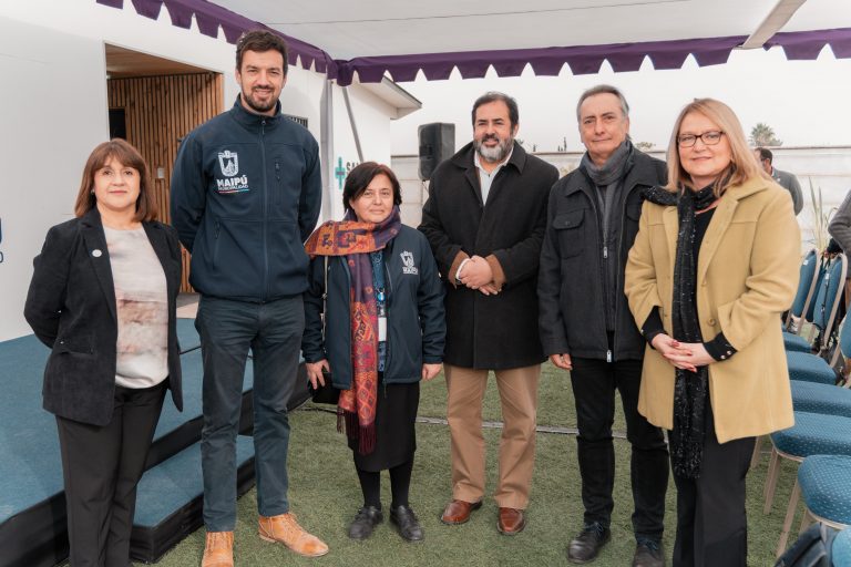 Renovación de alianza entre UDLA y Municipalidad de Maipú permitirá pasantía de 460 estudiantes anualmente en los diferentes Cesfam de la comuna