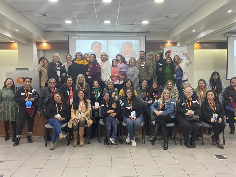 Organizaciones y dirigencias comunitarias se reúnen en el cierre de la tercera versión de la Escuela de Monitoras de Programa de Intervención Comunitaria