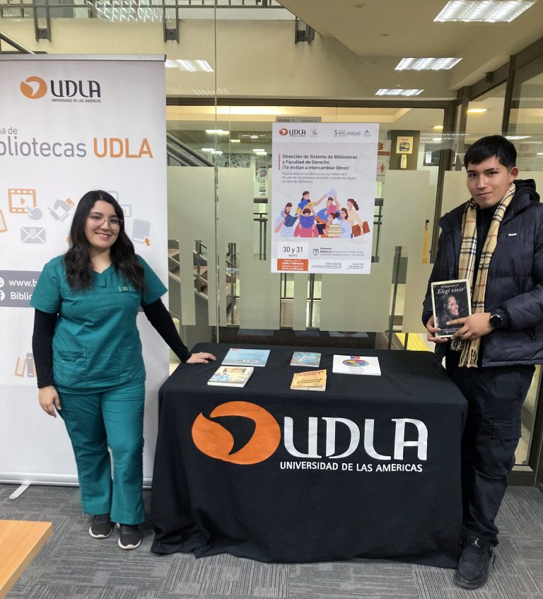 Comunidad UDLA a nivel nacional intercambia libros gracias a feria organizada por la Facultad de Derecho y Sistema de Bibliotecas