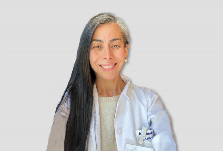 Alejandra Aros, primer lugar del Concurso Literario 2023: “Quiero agradecer a UDLA por entregarnos este espacio para reflexionar”