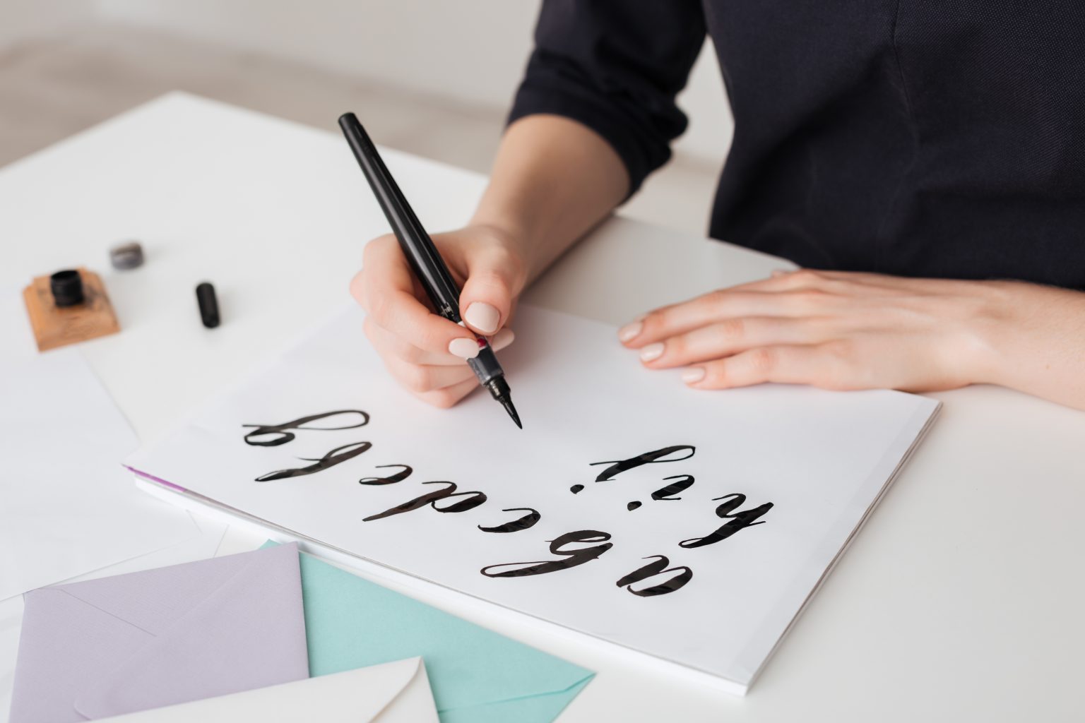 Joven Lettering Escritura creativa, lettering y técnicas de estudios: Talleres ...