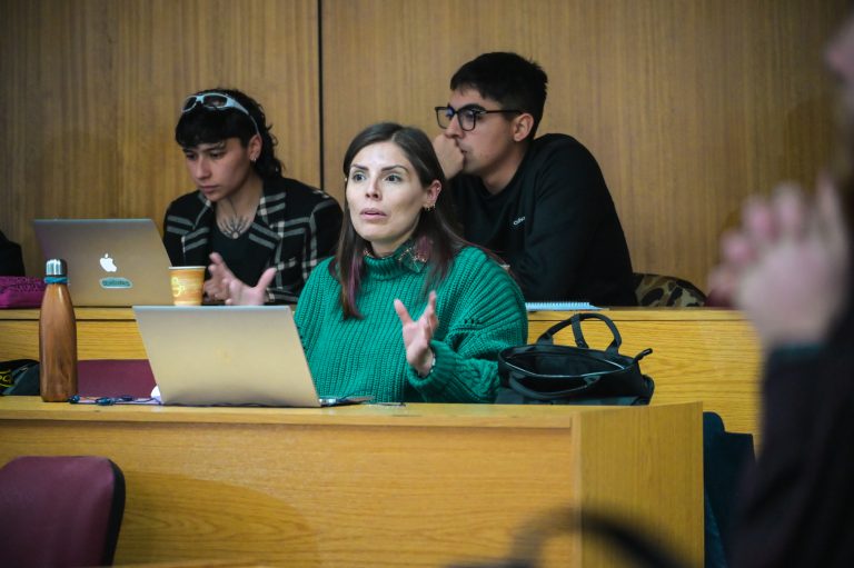 Con la exposición de académica de la Escuela de Trabajo Social finaliza Seminario Internacional que analizó políticas públicas y los desafíos del bienestar social