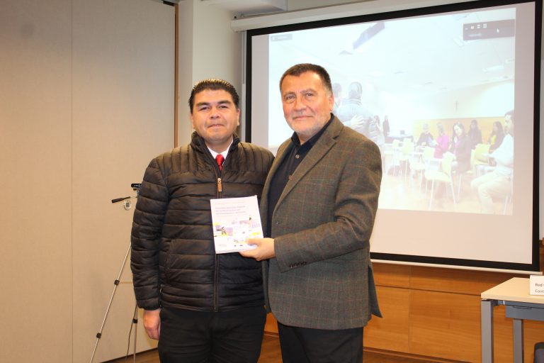 Director de Escuela de Educación de UDLA participa en libro de transformación digital en universidades chilenas