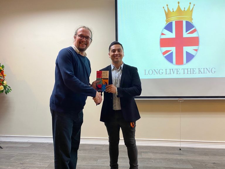 Experto en historia británica presenta charla sobre la cultura inglesa a estudiantes de la Carrera de Traducción e Interpretación de Sede Concepción