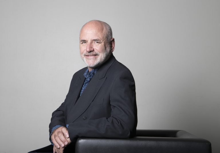 Director del Departamento de Salud y Desarrollo Comunitario de UDLA participa en el programa “Encuentros El Mercurio”