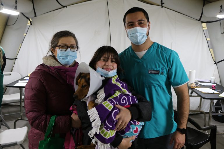 Programa de Vigilancia Zoonótica y Control Poblacional Canino de UDLA realiza exitoso operativo en la comuna de Coronel