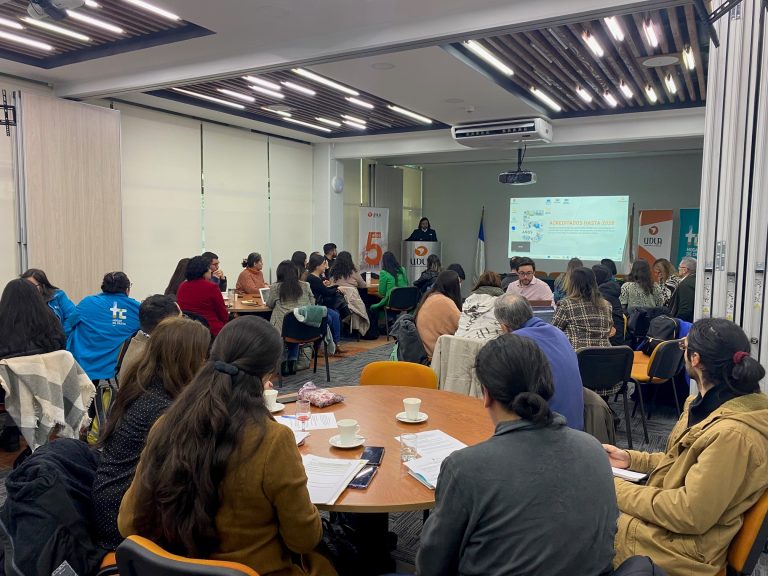 Sede Concepción y Hogar de Cristo realizan jornada de trabajo para fortalecer su alianza y enfrentar desafíos futuros
