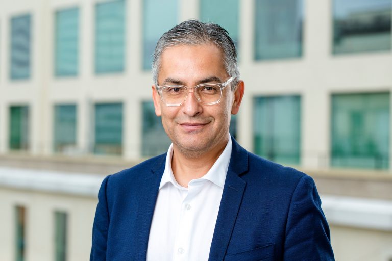 Consejo de profesional a profesional: egresado de Derecho de UDLA comenta su trabajo como abogado en Derecho Laboral