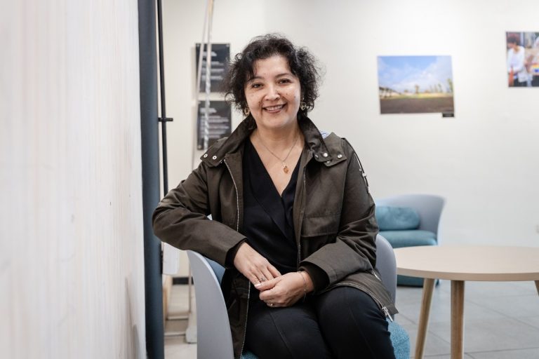 Académica de la Escuela de Construcción UDLA impulsa estudio sobre la participación femenina en la construcción