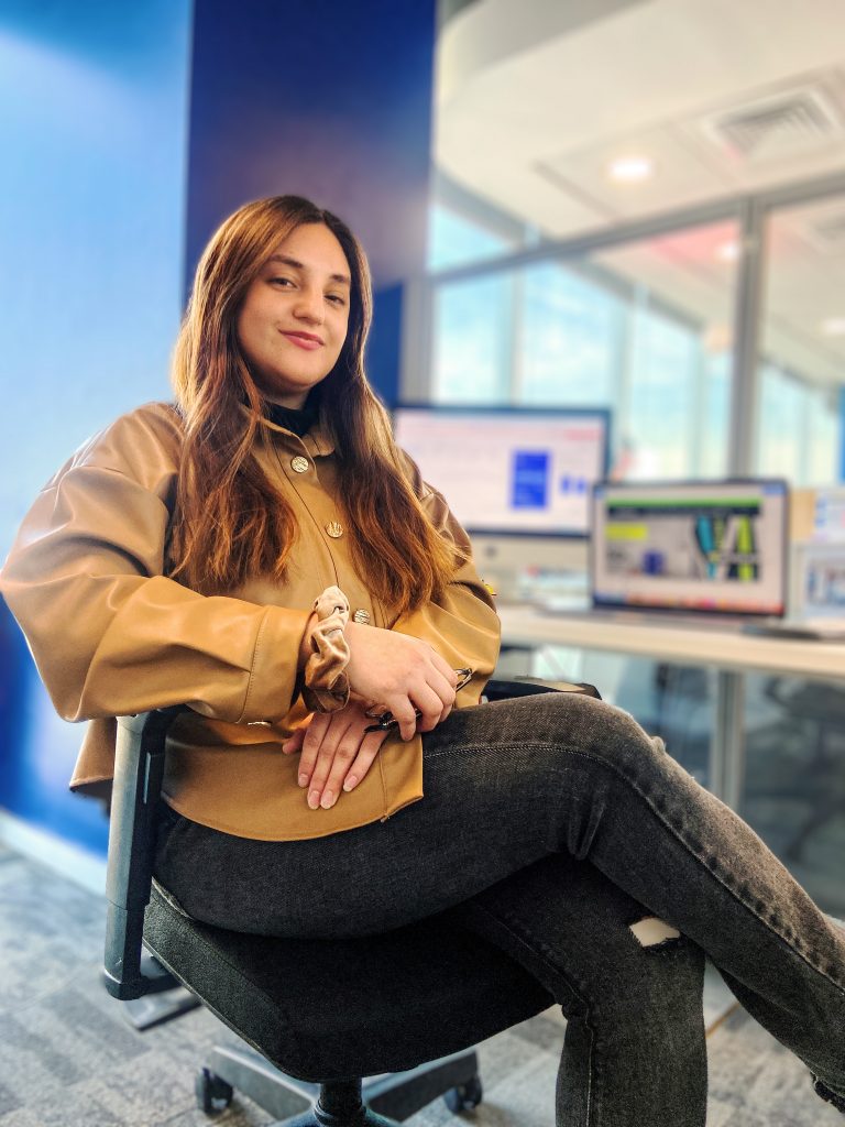 Egresada de Publicidad trabaja para reconocida agencia Samsonite: “UDLA me ayudó a enfocar mi carrera según mis aptitudes”