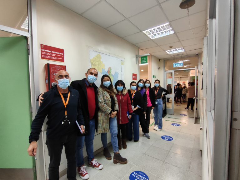 Escuela de Enfermería y de TNS en Enfermería inicia innovador proyecto que brinda acompañamiento de forma telemática a pacientes de Cesfam La Pincoya