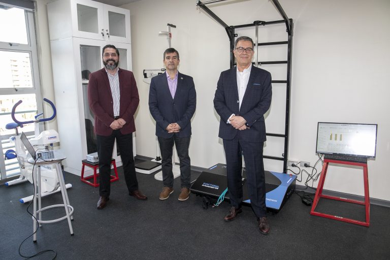 Sede Santiago inaugura Laboratorio de Actividad Física con equipamiento de alta tecnología