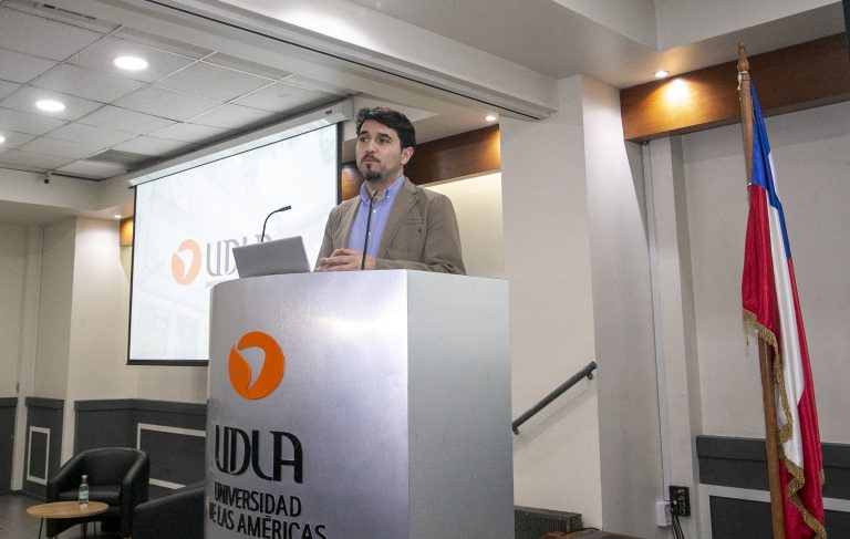 UDLA recibe a Seremi de la Región Metropolitana para dialogar sobre participación social en salud