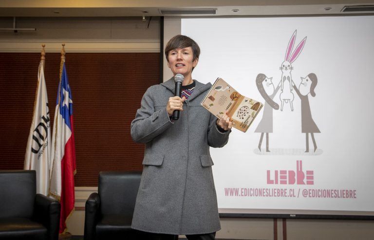En congreso organizado por Educación Parvularia, escritoras comparten experiencias innovadoras en torno a la primera infancia y la literatura