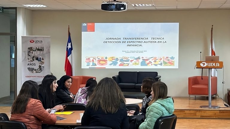 Académicos y estudiantes de Enfermería de Campus Los Castaños son parte de relevantes jornadas convocadas por autoridades sanitarias de la Región de Valparaíso