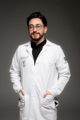 Académico de la Escuela de Kinesiología participa en estudio internacional sobre unidades geriátricas de Europa