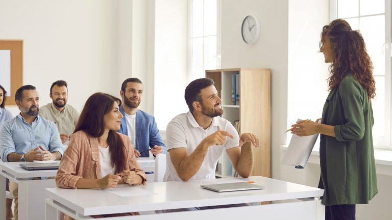 Escuela de Educación Diferencial dicta taller enfocado en la práctica de estudiantes de la Facultad de Educación