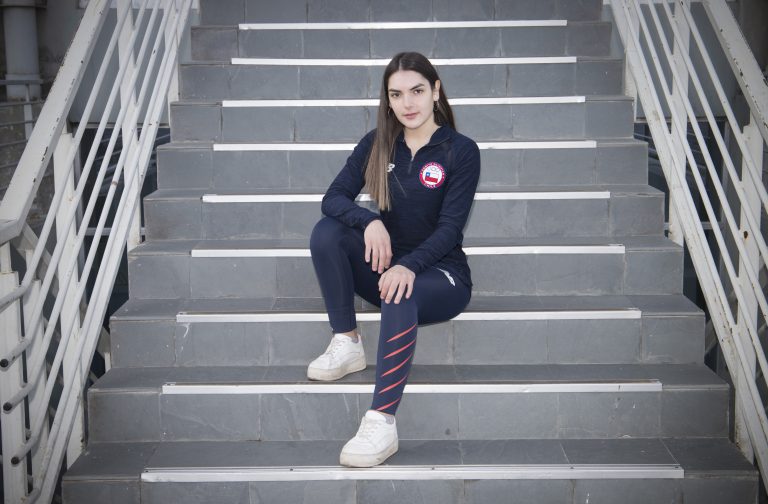 Estudiante de Derecho consigue la clasificación como luchadora olímpica para los Juegos Panamericanos Santiago 2023