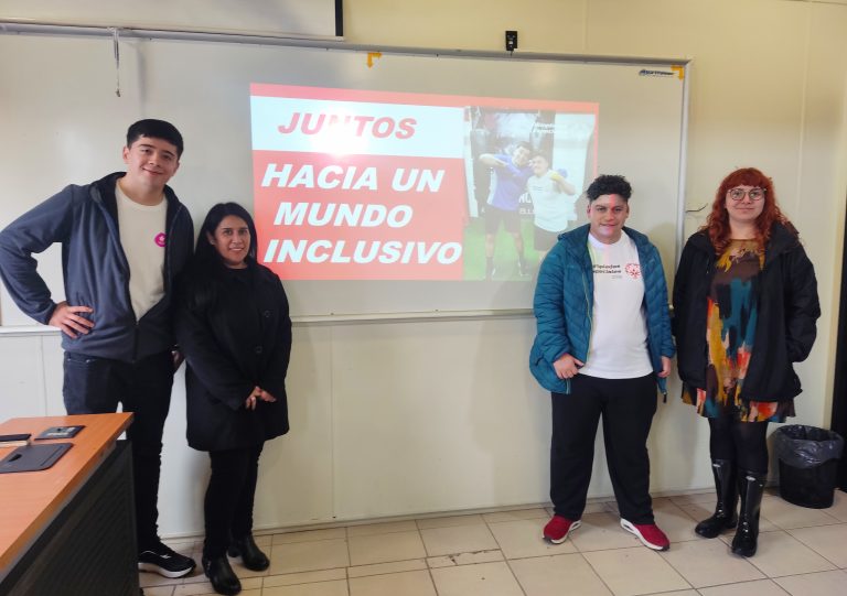 Delegación Chilena en Olimpiadas Especiales comparte los resultados de las clases de inglés  impartidas por académicos UDLA