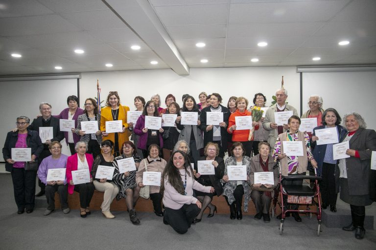 Campus La Florida finaliza la primera versión de la Escuela Integral para Personas Mayores