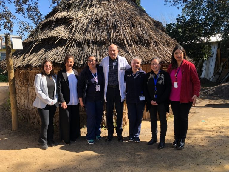 UDLA realiza capacitación en Lactancia Materna al personal del Cesfam Los Castaños en la comuna de La Florida