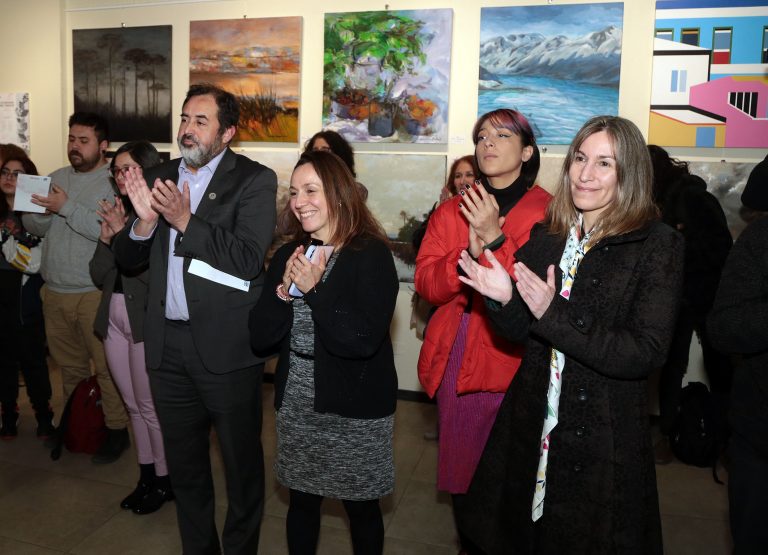 Sala Creativa de UDLA inaugura exposición colectiva de mujeres enfocada en la crisis ambiental y el respeto a la naturaleza