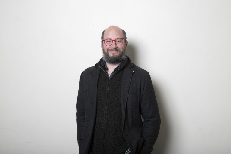 Académico investigador de la Facultad de Arquitectura, Animación, Diseño y Construcción realiza charla sobre urbanizaciones privadas en Buenos Aires