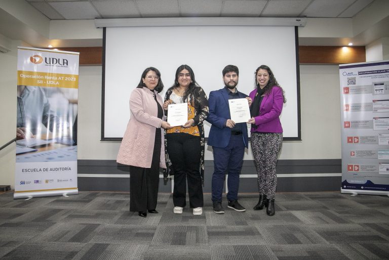 Servicio de Impuestos Internos y Escuela de Auditoría UDLA certifican a estudiantes de Contador Auditor tras participar en asesoría del proceso de Operación Renta AT 2023