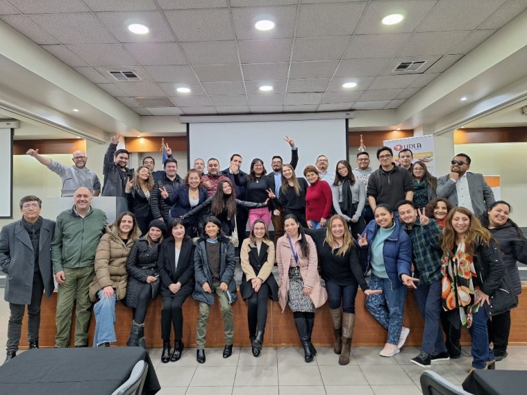 Escuela de Ingeniería Comercial reúne a sus egresados en un espacio de encuentro para compartir y fortalecer la vinculación con UDLA