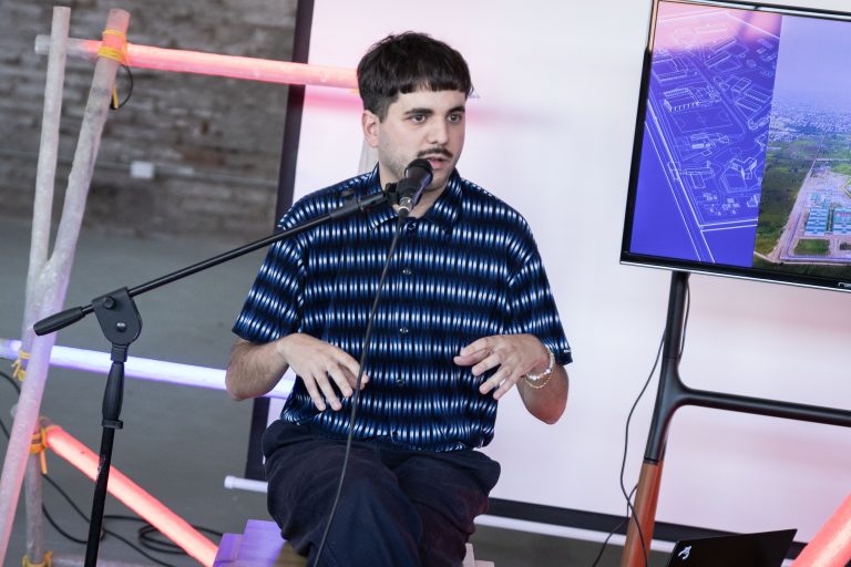 Diego Morera, Máster en comunicación arquitectónica y docente de la Universidad de la República de Uruguay, habla sobre sus obras en el ciclo de conversaciones MOMENTO