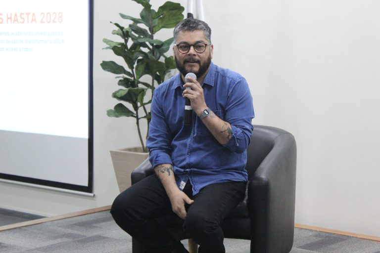 Campus La Florida UDLA: Expertos abordan la psicología organizacional en seminario sobre sus diversas aplicaciones laborales